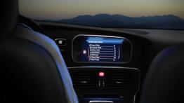 Volvo V40 II - konsola środkowa