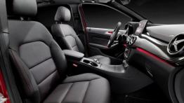 Mercedes B 250 4MATIC (W 246) Facelifting - widok ogólny wnętrza z przodu