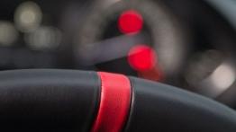 Peugeot 208 GTi 30th Anniversary Edition (2015) - kierownica