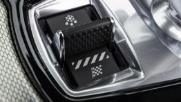 Jaguar F-Type V6 Satellite Grey - tunel środkowy między fotelami