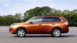 Mitsubishi Outlander III - lewy bok