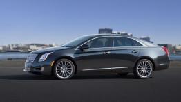 Cadillac XTS - lewy bok