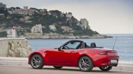 Mazda MX-5 IV Soul Red (2015) - widok z tyłu