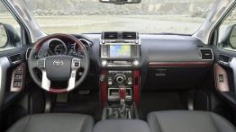 Toyota Land Cruiser 2.8 D-4D (2016) - pełny panel przedni