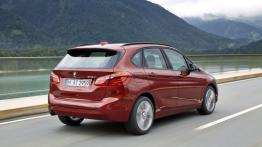 BMW 218d Active Tourer (2014) - widok z tyłu