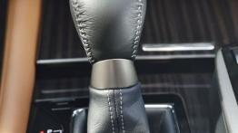 Lexus GS IV 300h (2014) - skrzynia biegów
