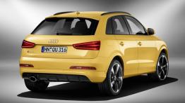Audi RS Q3 (2014) - tył - reflektory włączone