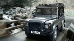 Land Rover Defender 2012 - widok z przodu