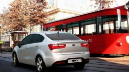 Kia Rio sedan 2012 - widok z tyłu