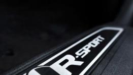 Jaguar XE 2.5t R-Sport Bluefire (2015) - listwa progowa