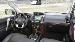 Toyota Land Cruiser 2.8 D-4D (2016) - pełny panel przedni