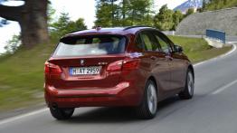 BMW 218d Active Tourer (2014) - widok z tyłu