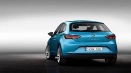 Seat Leon III SC (2013) - tył - reflektory włączone