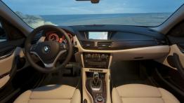 BMW X1 Facelifting - pełny panel przedni