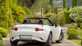 Mazda MX-5 IV White (2015) - widok z tyłu