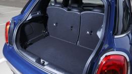 Mini Cooper D 2014 - wersja 5-drzwiowa - bagażnik