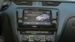 Skoda Octavia III RS Kombi 2.0 TDI (2013) - ekran systemu multimedialnego