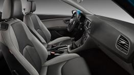 Seat Leon III SC (2013) - widok ogólny wnętrza z przodu