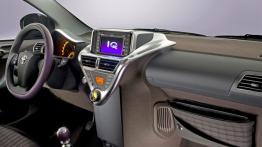 Toyota iQ - pełny panel przedni