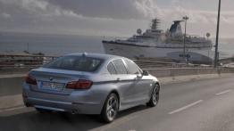 BMW serii 5 ActiveHybrid - widok z tyłu