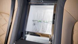 Bentley Mulsanne Speed (2015) - lodówka z tyłu