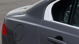 Jaguar XE 2.0d Ammonite Grey (2015) - bok - inne ujęcie