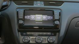 Skoda Octavia III RS Kombi 2.0 TDI (2013) - ekran systemu multimedialnego