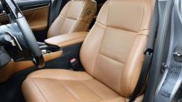 Lexus GS IV 300h (2014) - fotel kierowcy, widok z przodu