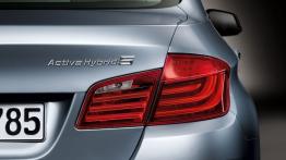 BMW serii 5 ActiveHybrid - prawy tylny reflektor - wyłączony