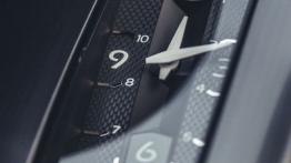 DS 5 Facelifting (2015) - zegarek na desce rozdzielczej