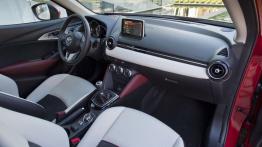 Mazda CX-3 SKYACTIV-G AWD (2015) - widok ogólny wnętrza z przodu