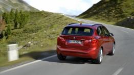 BMW 218d Active Tourer (2014) - widok z tyłu