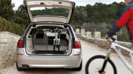 BMW Seria 5 F11 - tył - bagażnik otwarty