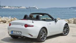 Mazda MX-5 IV White (2015) - widok z tyłu