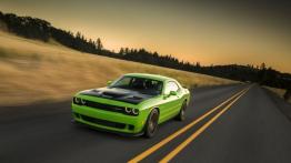 Dodge Challenger SRT Hellcat (2015) - widok z przodu