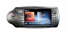 Toyota Yaris III Facelifting (2014) - panel systemu multimedialnego