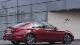 Infiniti Q50 2.0 Turbo (2014) - widok z tyłu