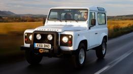 Land Rover Defender 2012 - widok z przodu