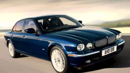 Jaguar XJ 6 - widok z przodu