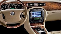 Jaguar XJ 6 - kokpit