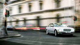 Jaguar XJ 6 - widok z przodu