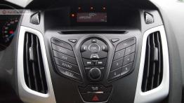 Kompaktowe hatchbacki: Ford Focus 1.0 EcoBoost vs Mitsubishi Lancer Sportback 1.6