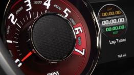 Dodge Challenger SRT Hellcat (2015) - obrotomierz