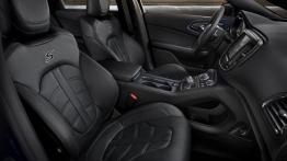 Chrysler 200S (2015) - widok ogólny wnętrza z przodu