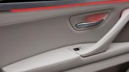 BMW Seria 5 F11 - drzwi tylne lewe od wewnątrz