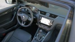 Skoda Octavia III RS Kombi 2.0 TDI (2013) - kokpit