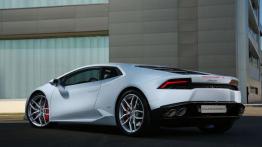 Lamborghini Huracan LP 610-4 (2014) - widok z tyłu