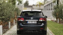Toyota Avensis III kombi Facelifting - widok z tyłu