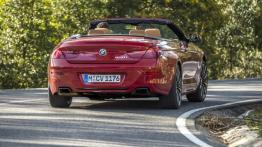 BMW 650i Cabrio F12 Facelifting (2015) - widok z tyłu