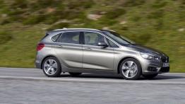 BMW 225i Active Tourer (2014) - prawy bok